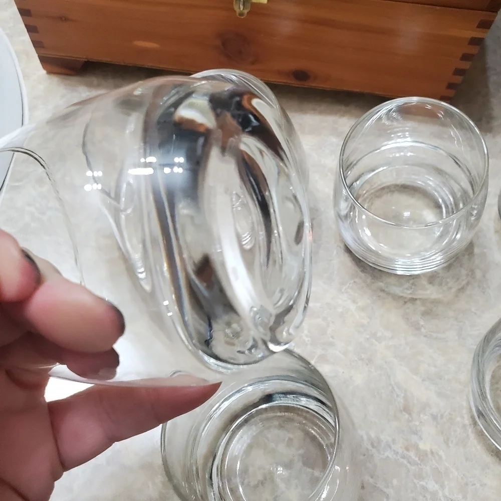 Rocker Wobble Whiskey Glasses. Set of 6. Great condition. Glass. Bar theme